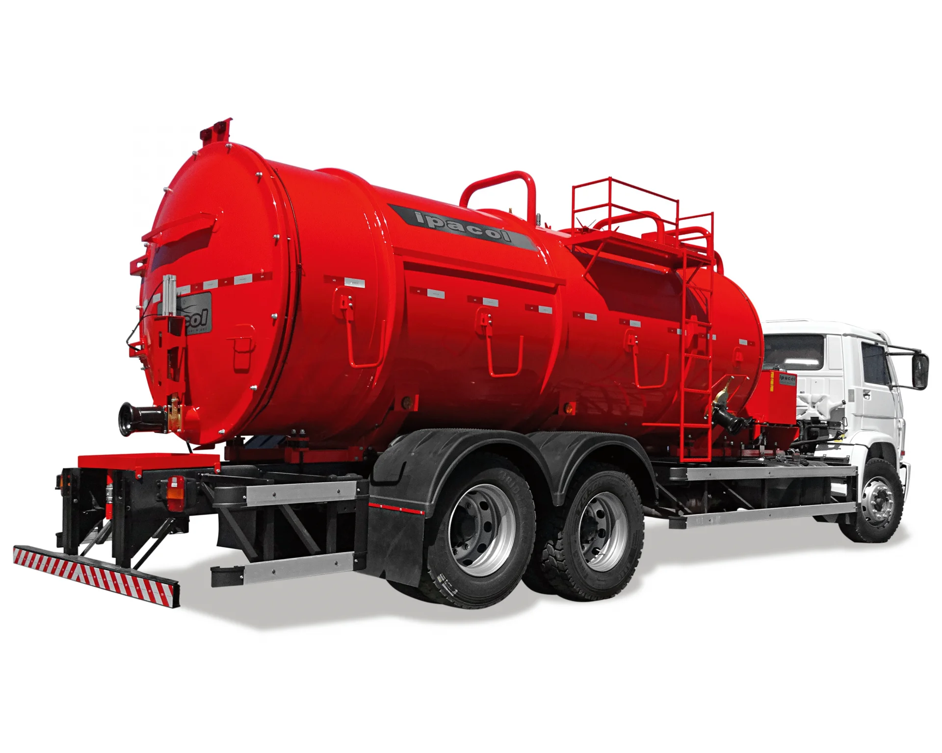 distribuidor-de-adubo-organico-liquido-a-vacuo-acoplado-ao-camin-652d9e553531f